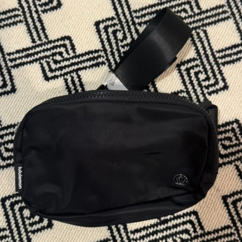 NWT Lululemon | Wear Everywhere Belt Bag - Picture 2 of 6
